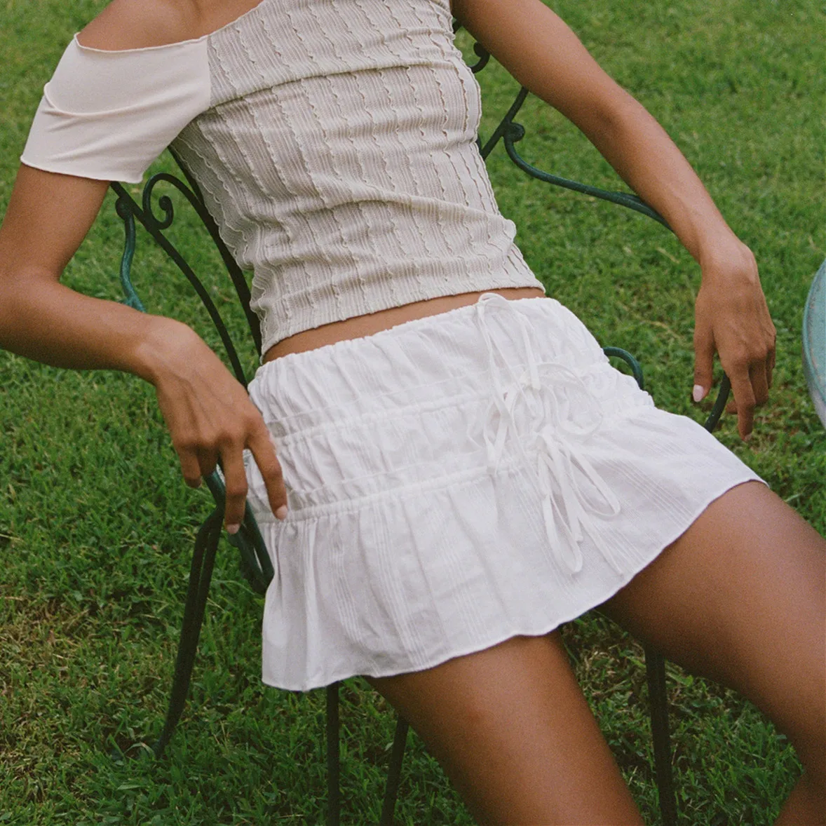 Women's Ruched Mini Skirts Casual Low Waist Tie-up Front A-Line Skirts Summer Short Skirts Y2K Fairy Cottage Steetwear
Women's Ruched Mini Skirts Casual Low Waist Tie-up Front A-Line Skirts Summer Short Skirts Y2K Fairy Cottage Steetwear