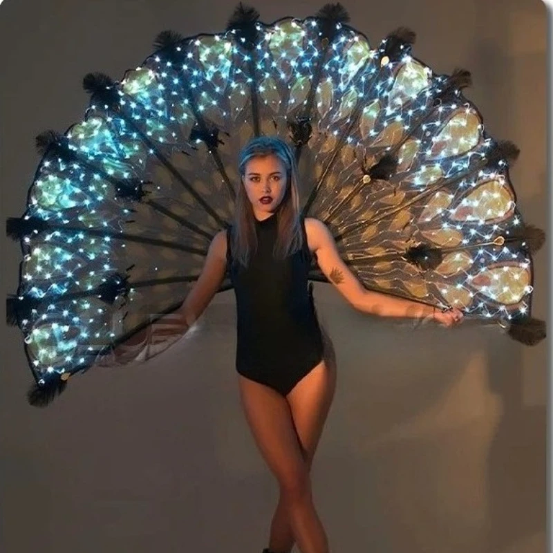 LED Glowing Peacock Large Wings Sexy Iridescent Lighting Gradient Custom Performance Party Costume Halloween Cosplay Costume
LED Glowing Peacock Large Wings Sexy Iridescent Lighting Gradient Custom Performance Party Costume Halloween Cosplay Costume
