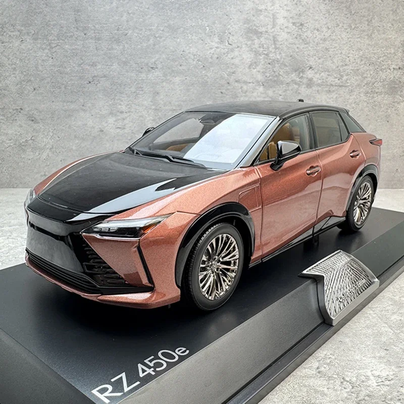 1:18 Lexus RZ450e Diecast Model Car Alloy Simulation SUV Fully Open Doors & Hood New Energy Electric Vehicle High-End Collection
1:18 Lexus RZ450e Diecast Model Car Alloy Simulation SUV Fully Open Doors & Hood New Energy Electric Vehicle High-End Collection