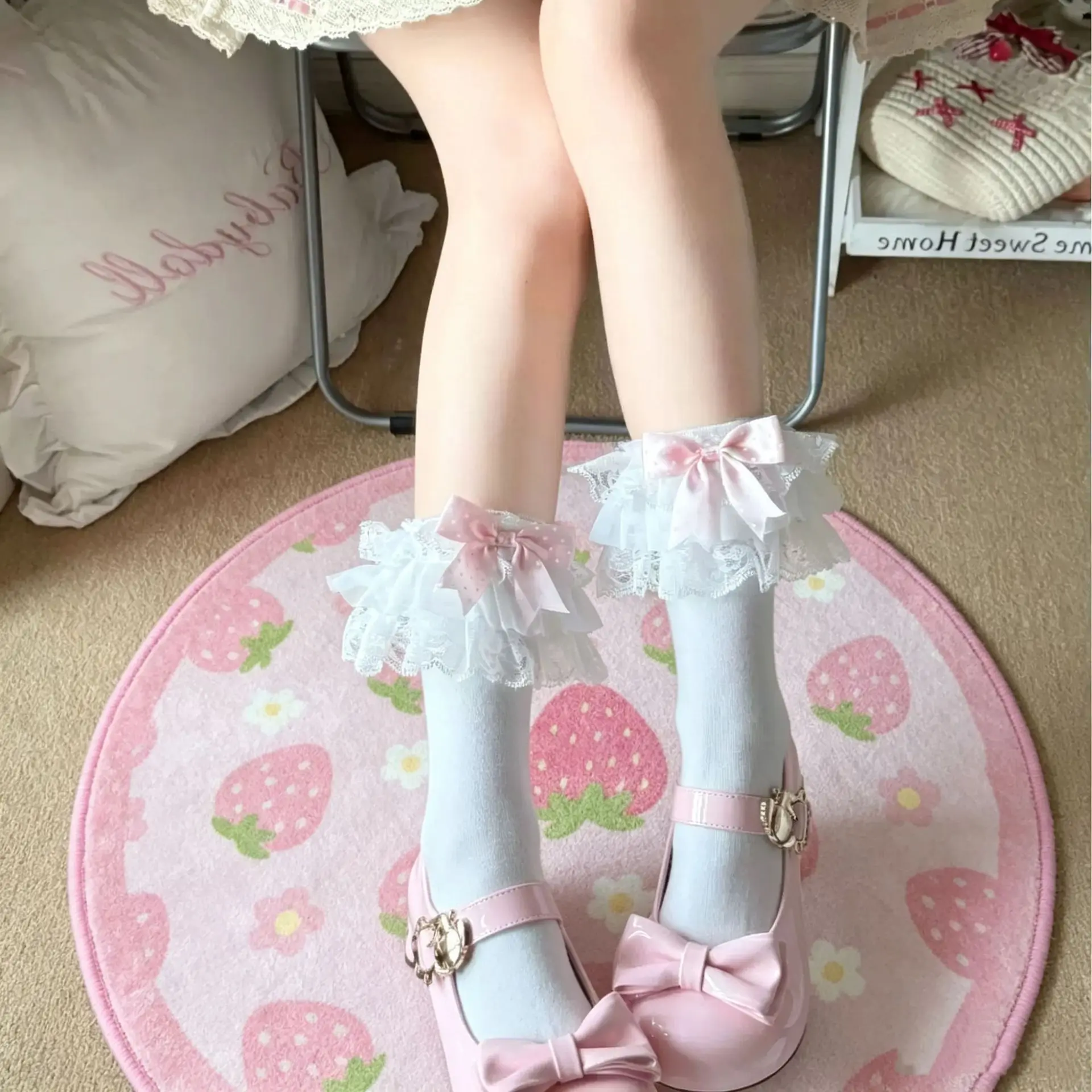 Women Socks Japanese Lolita Medium Socks Women's Light Blue Polka Dot Bow Lace Lace Soft Girl Wind Pile Socks For Girls
Women Socks Japanese Lolita Medium Socks Women's Light Blue Polka Dot Bow Lace Lace Soft Girl Wind Pile Socks For Girls