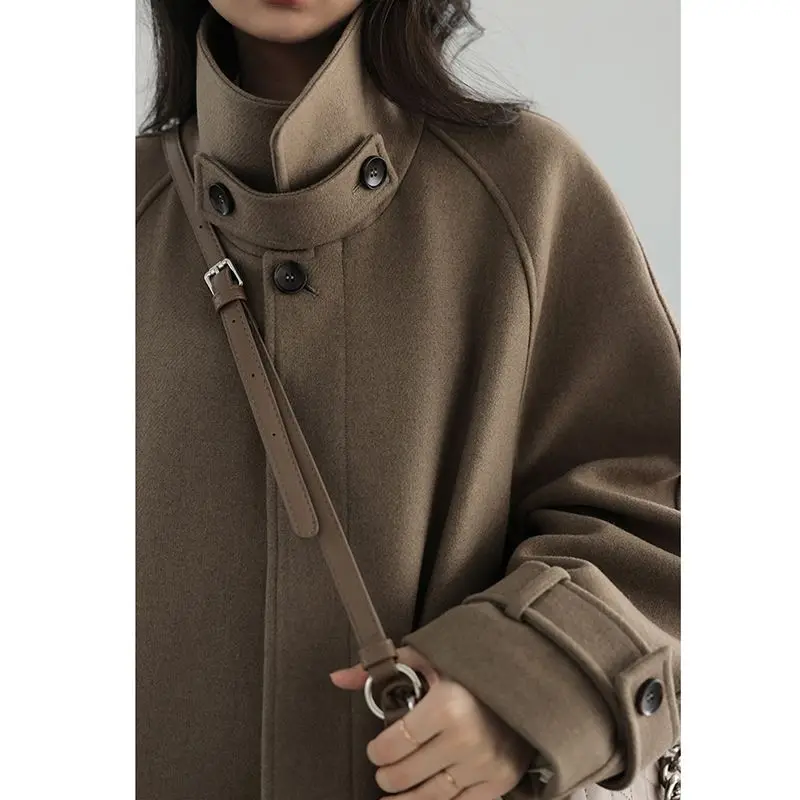 Women Long Woolen Coats Single Breasted Loose Stand Collar Buttoned Office Ladies Overcoat Autumn Winter 2025
Women Long Woolen Coats Single Breasted Loose Stand Collar Buttoned Office Ladies Overcoat Autumn Winter 2025