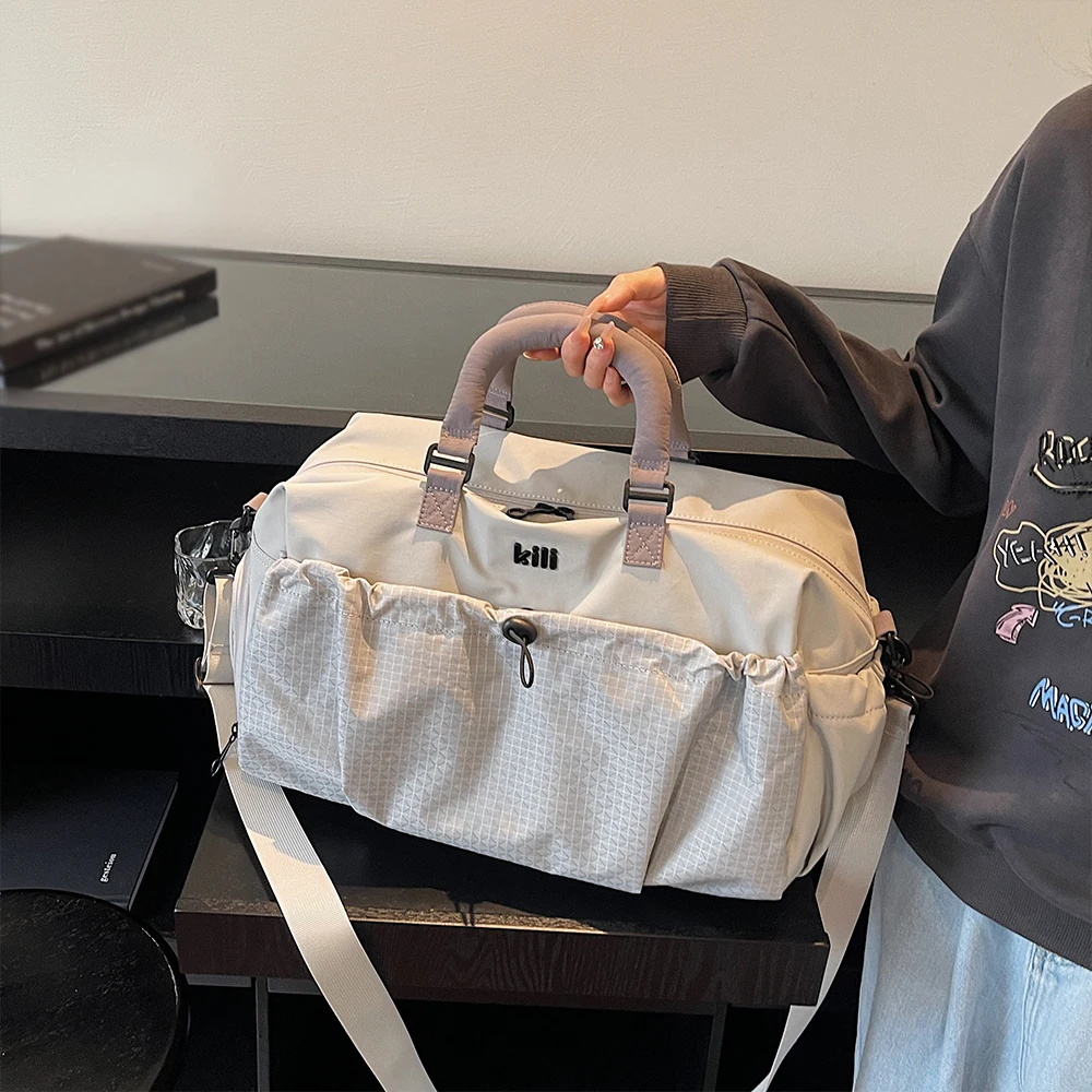 Дорожная сумка большой вместимости, легкая посадочная сумка на короткие расстояния, отделение для сухой и влажной воды, сумка для фитнеса через плечо, сумка для багажа
Дорожная сумка большой вместимости, легкая посадочная сумка на короткие расстояния, отделение для сухой и влажной воды, сумка для фитнеса через плечо, сумка для багажа