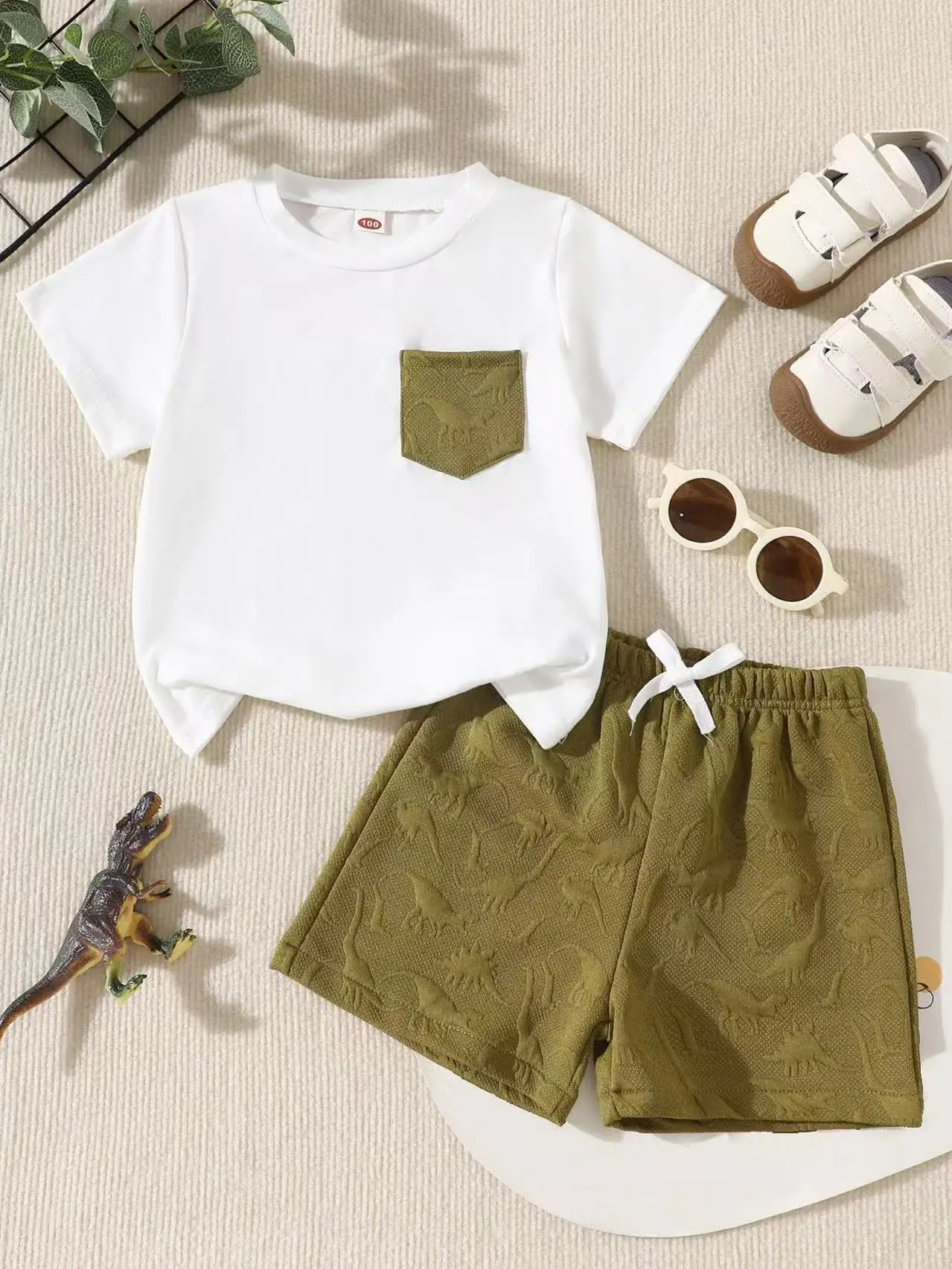 Children's Clothing Sets Summer New Boys Fashion Jacquard Shorts + Patch Pockets Short-sleeved Casual Two-piece Set Kids Outfits
Children's Clothing Sets Summer New Boys Fashion Jacquard Shorts + Patch Pockets Short-sleeved Casual Two-piece Set Kids Outfits