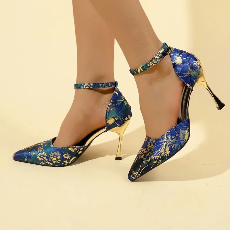 Ladies Luxury Print Designer2025new Buckle Bag with High Heels Plus Size 42 High Quality Satin Square Head Party Shoes for Women
Ladies Luxury Print Designer2025new Buckle Bag with High Heels Plus Size 42 High Quality Satin Square Head Party Shoes for Women
