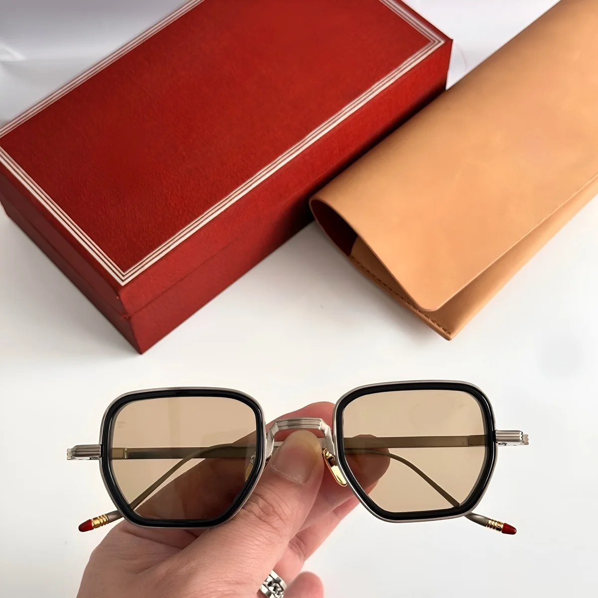 Vintage Square Sunglasses Unisex Light Brown Lenses Anti UV Fashion Trendy Casual Shades
Vintage Square Sunglasses Unisex Light Brown Lenses Anti UV Fashion Trendy Casual Shades