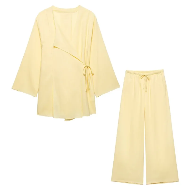 Yellow Kimono Shirt Women Fashion V Neck Lace Up Long Sleeve Cardigan Tops Female 2025 New Summer Spring Casual Loose Shirts
Yellow Kimono Shirt Women Fashion V Neck Lace Up Long Sleeve Cardigan Tops Female 2025 New Summer Spring Casual Loose Shirts