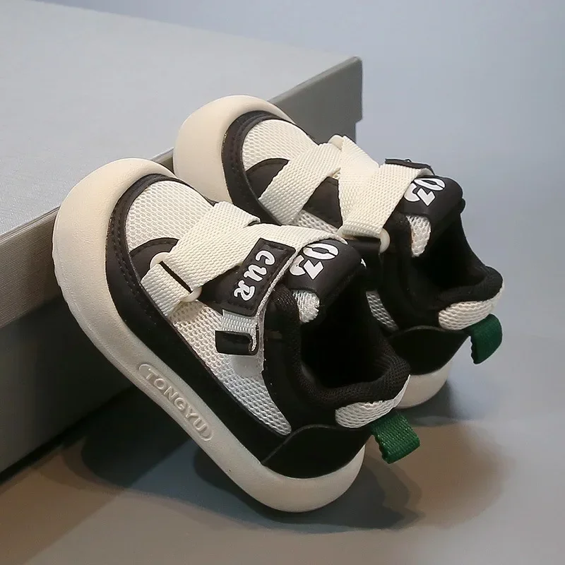 Baby Sports Shoes Toes Capped Anti-kicked Kids Walking Shoes Mesh Breathable 2025 New Boys Girls Casual Shoes Soft Sole Non-slip
Baby Sports Shoes Toes Capped Anti-kicked Kids Walking Shoes Mesh Breathable 2025 New Boys Girls Casual Shoes Soft Sole Non-slip