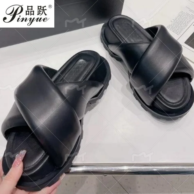 Trendy Soft Sheepskin Thick Sole Height Increasing Cross Band Sponge Cake Women's Cool Mop Round Head Bread Style Lazy Slippers
Trendy Soft Sheepskin Thick Sole Height Increasing Cross Band Sponge Cake Women's Cool Mop Round Head Bread Style Lazy Slippers