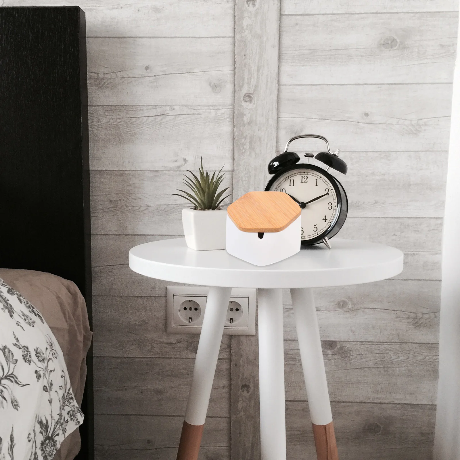 Ceramic Wood Ashtray Home Decor Large Cover Stylish Reusable Cigarette Tray Porcelain Multi functional House Hotel
Ceramic Wood Ashtray Home Decor Large Cover Stylish Reusable Cigarette Tray Porcelain Multi functional House Hotel