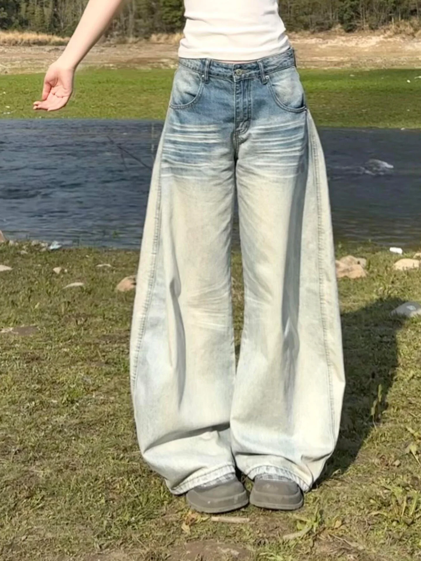Retro Washed High Waist Wide Leg Denim Jeans plus Size Summer New Style American Blue Slimming Skinny Version Women's Jeans
Retro Washed High Waist Wide Leg Denim Jeans plus Size Summer New Style American Blue Slimming Skinny Version Women's Jeans