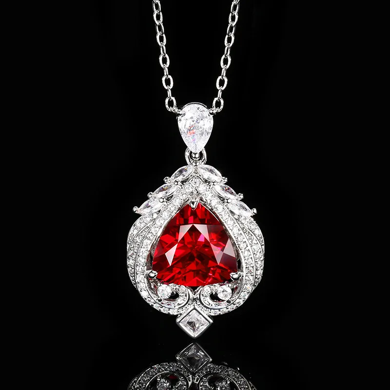 Shengsheng Jewelry Gold Plated Red Corundum Fat Triangle Dignified Pendant Female Main Stone 12*12
Shengsheng Jewelry Gold Plated Red Corundum Fat Triangle Dignified Pendant Female Main Stone 12*12