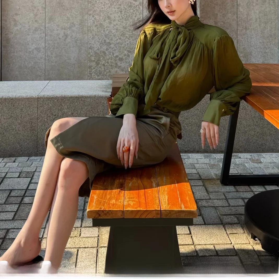 Elegant Green Long Sleeve T-Shirt Women's Loose Thin Design Sensation Autumn V-Neck Sash Shirt Top Breathable Polyester Fiber
Elegant Green Long Sleeve T-Shirt Women's Loose Thin Design Sensation Autumn V-Neck Sash Shirt Top Breathable Polyester Fiber