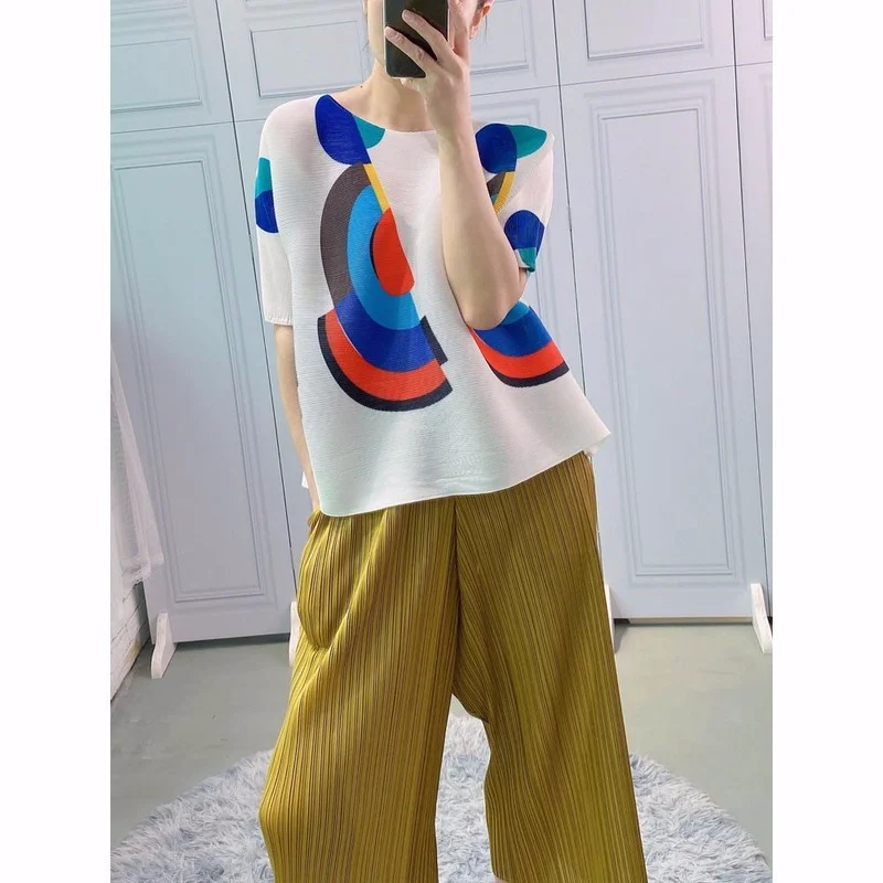 Fashion loose design round collar pleated T-shirt women's new simple thin section thin wild top 2023 summer o neck t shirt
Fashion loose design round collar pleated T-shirt women's new simple thin section thin wild top 2023 summer o neck t shirt