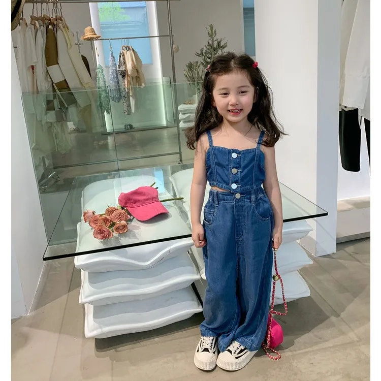 2022 Summer New Girl's Fashion Bombing Street Denim Set With Sling Top And Wide Leg Pants
2022 Summer New Girl's Fashion Bombing Street Denim Set With Sling Top And Wide Leg Pants