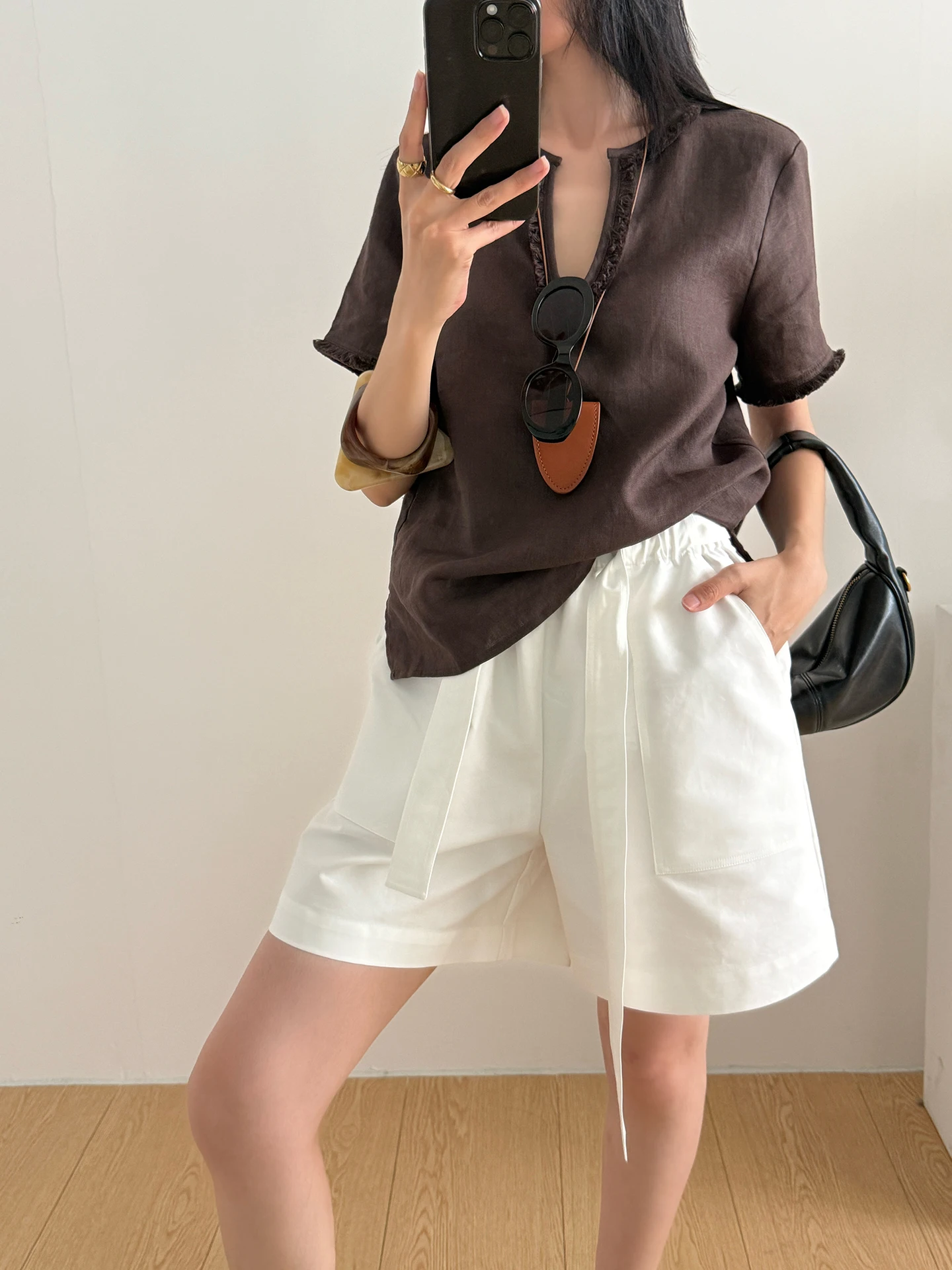 Женские летние тонкие хлопковые шорты с высокой талией на резинке, свободного кроя, А-силуэт, с принтом «Цветочный бутон», повседневные брюки-шорты
Женские летние тонкие хлопковые шорты с высокой талией на резинке, свободного кроя, А-силуэт, с принтом «Цветочный бутон», повседневные брюки-шорты