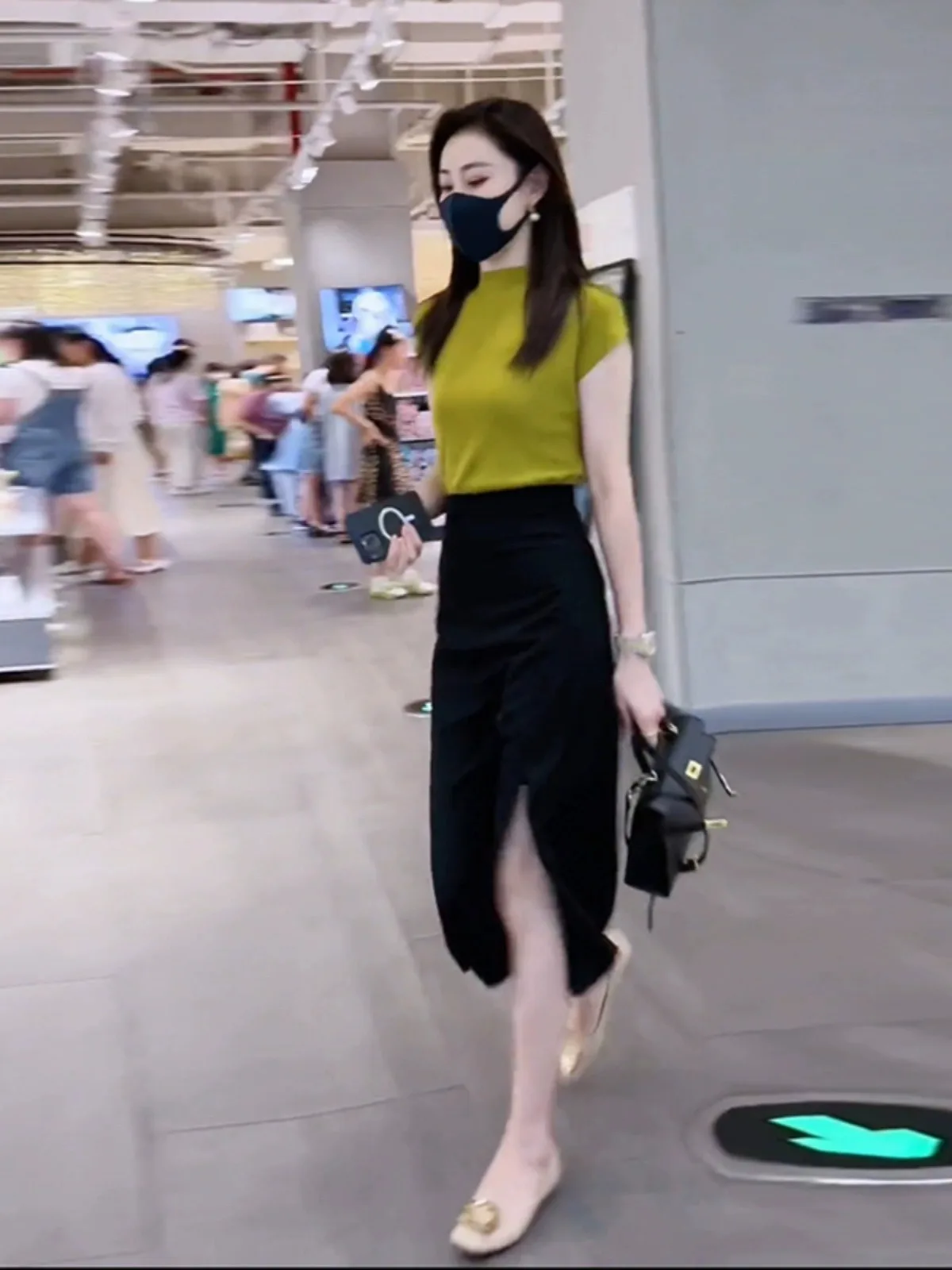 Ice Silk Knitted Top Thin Half-length Slit Skirt Simple Color Black Summer Fashionable Two-piece Set for Women Short Sl...
Ice Silk Knitted Top Thin Half-length Slit Skirt Simple Color Black Summer Fashionable Two-piece Set for Women Short Sl...