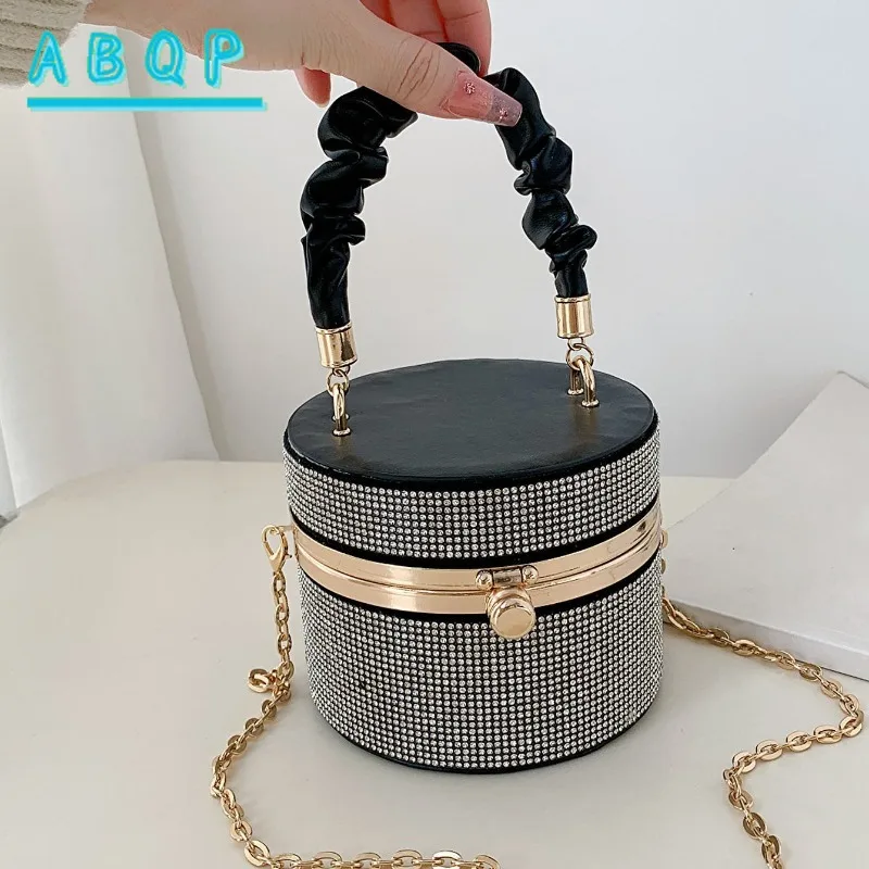 Stylish Rhinestone Evening Bucket Bag Mini Ruched Handbag with Chain Shoulder Strap Unique Niche Design Versatile Crossbody Bag
Stylish Rhinestone Evening Bucket Bag Mini Ruched Handbag with Chain Shoulder Strap Unique Niche Design Versatile Crossbody Bag