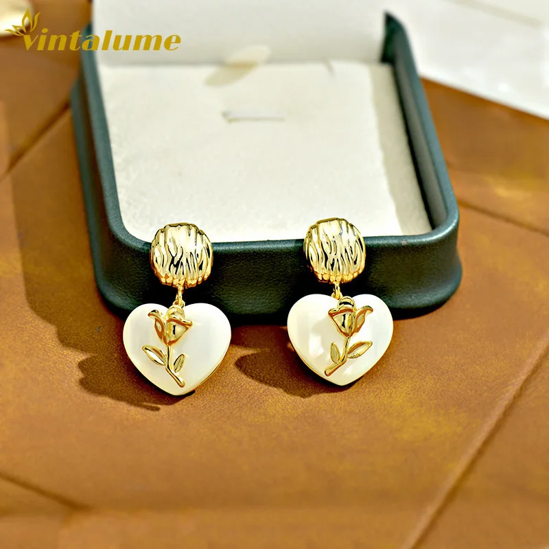 Серьги-подвески Vintalume из белого сплава с сердечками из смолы для женщин, модные ювелирные украшения, изящные висячие серьги с розами
Серьги-подвески Vintalume из белого сплава с сердечками из смолы для женщин, модные ювелирные украшения, изящные висячие серьги с розами