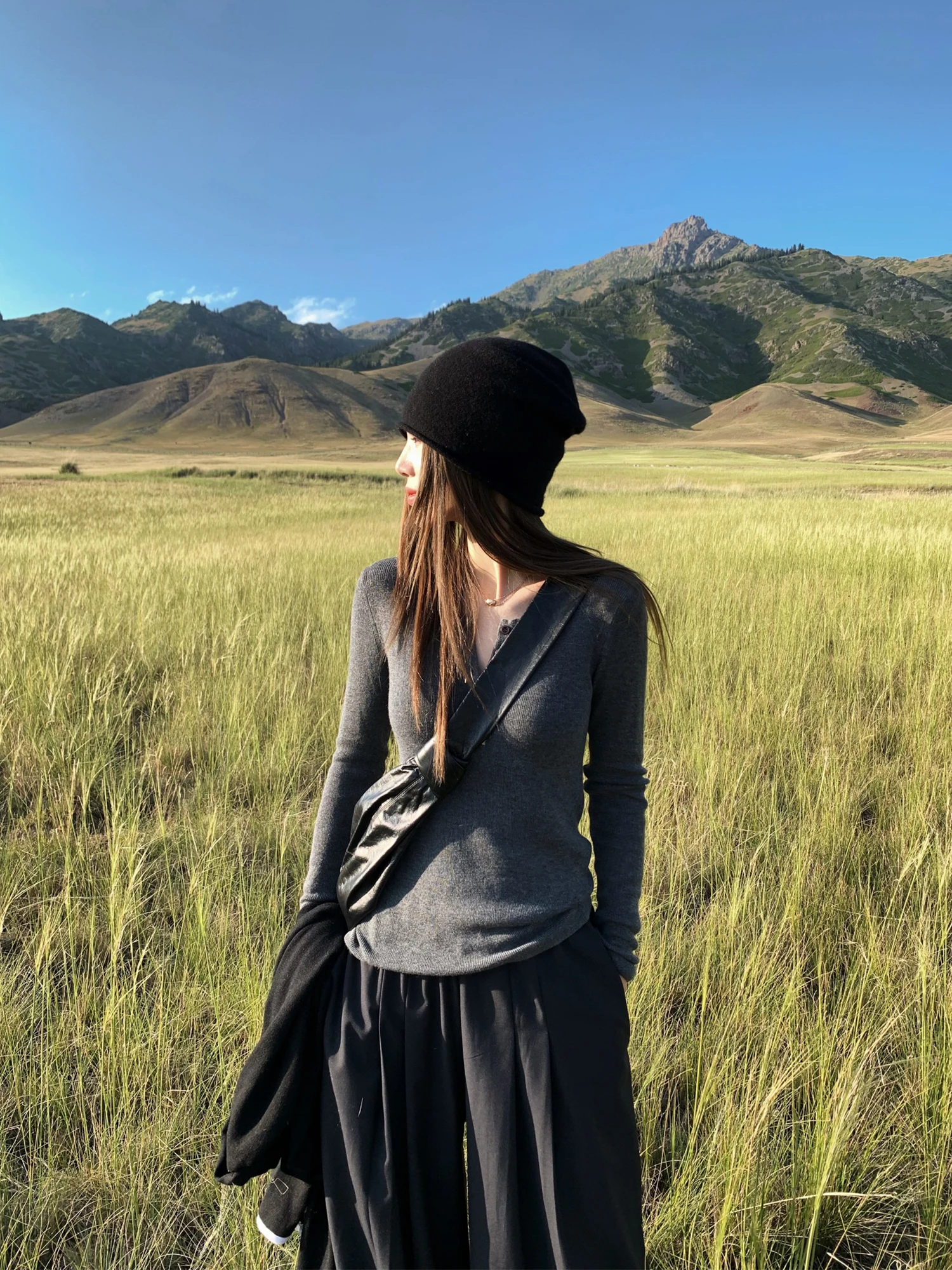 Вязаный тонкий лонгслив с круглым вырезом, повседневный, мягкий, из смесового полиэстера, удобный крой, топ
Вязаный тонкий лонгслив с круглым вырезом, повседневный, мягкий, из смесового полиэстера, удобный крой, топ