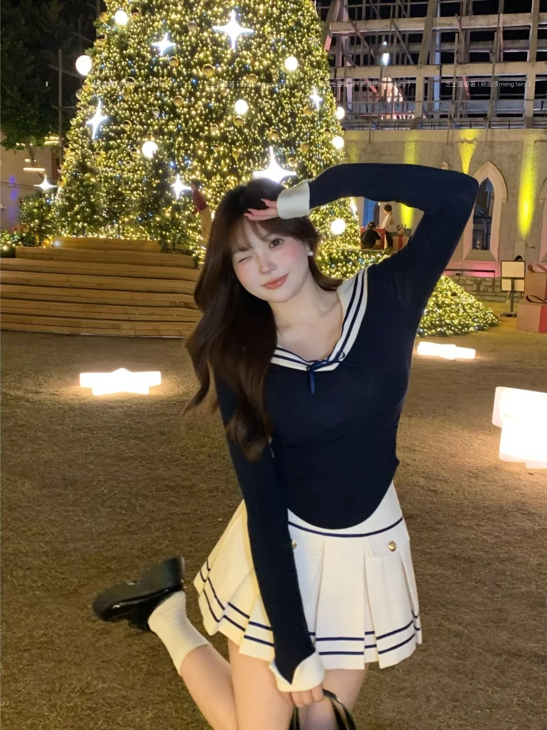 Очаровательный темно-синий вязаный комплект с плиссированной юбкой для женщин: осенне-зимний наряд в студенческом стиле, приталенный, с длинными рукавами, термо.
Очаровательный темно-синий вязаный комплект с плиссированной юбкой для женщин: осенне-зимний наряд в студенческом стиле, приталенный, с длинными рукавами, термо.