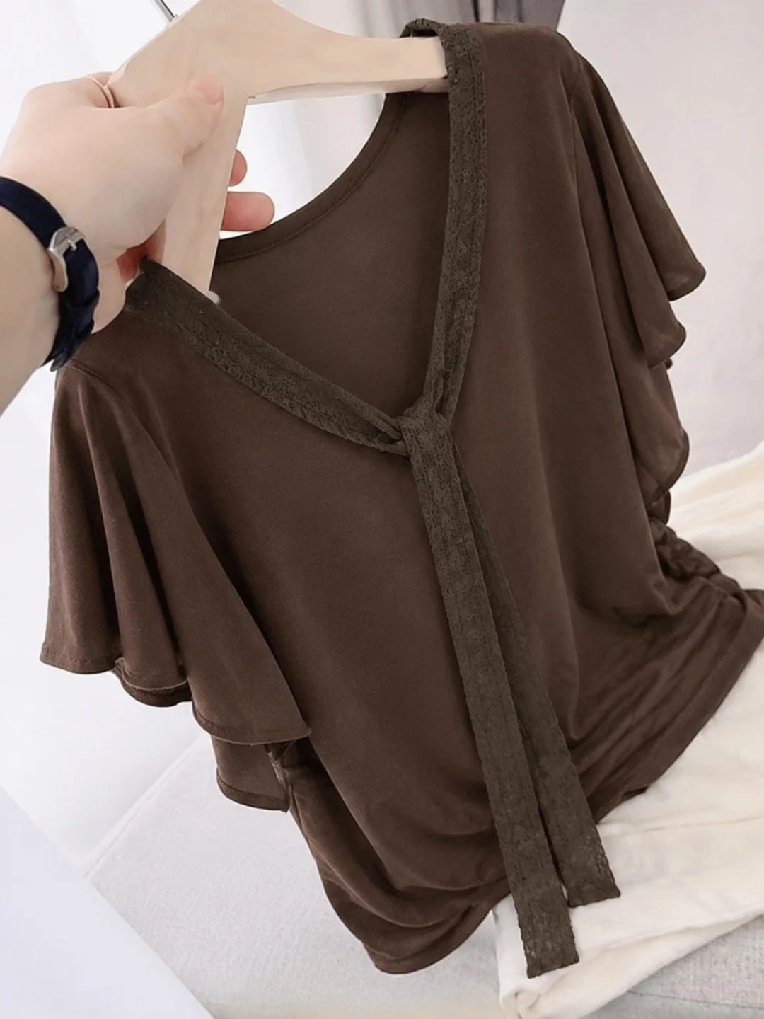 Elegant V-Neck Bow Design Loose Versatile Top Summer Anti-Aging Outerwear T-Shirt Fashionable Versatile Elegant Korean Style
Elegant V-Neck Bow Design Loose Versatile Top Summer Anti-Aging Outerwear T-Shirt Fashionable Versatile Elegant Korean Style