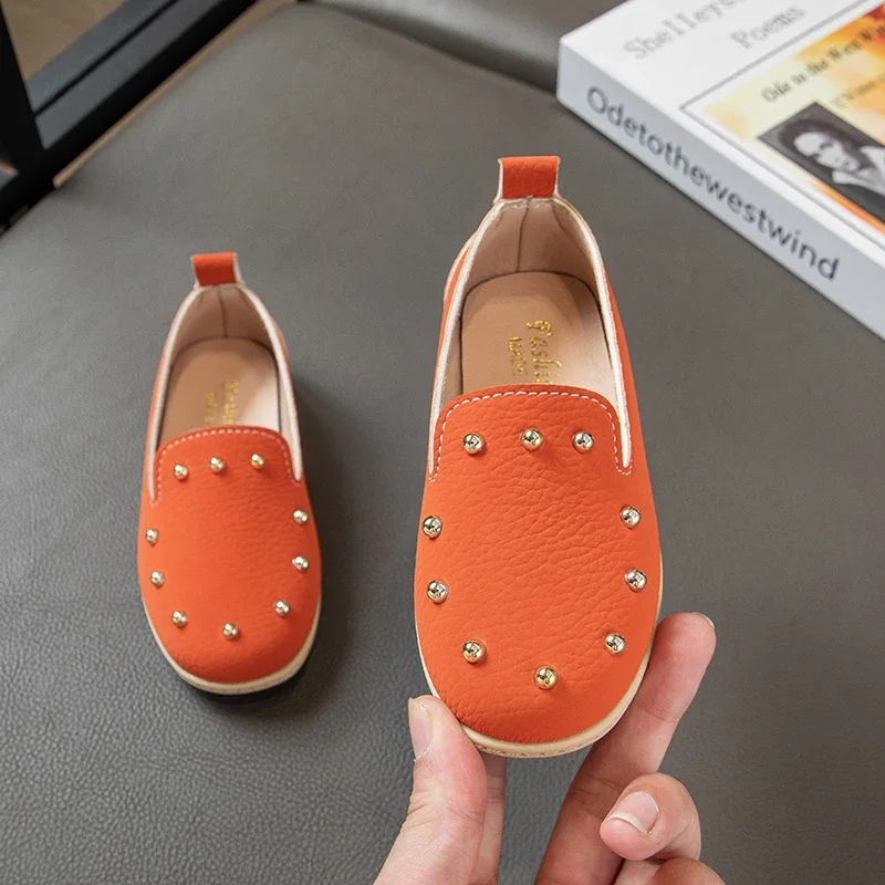 Simple Children Leather Shoes New School Kids Causal Girls Rivets Loafers Soft Bottom Versatile Boys Fashion Uniform Flat Shoes
Simple Children Leather Shoes New School Kids Causal Girls Rivets Loafers Soft Bottom Versatile Boys Fashion Uniform Flat Shoes