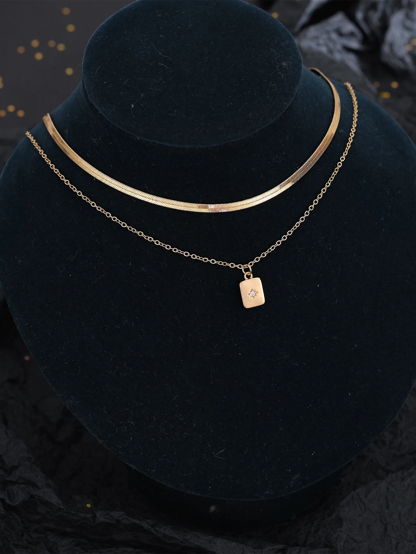 Classic Hot-Selling Knitted Chain Square Star Zircon Pendant Necklace Party Concert Vacation Fashion Versatile Niche Necklace
Classic Hot-Selling Knitted Chain Square Star Zircon Pendant Necklace Party Concert Vacation Fashion Versatile Niche Necklace