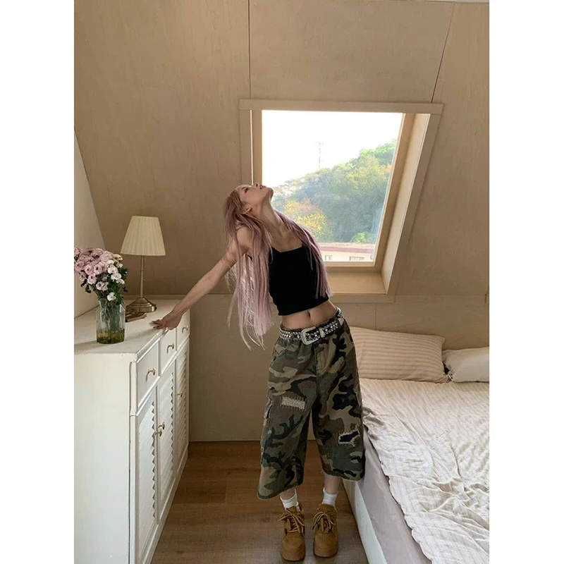 Женские камуфляжные джинсы в американском стиле ретро, женские летние шорты в стиле хип-хоп с высокой талией и карманами, повседневные уличные джинсовые шорты Y2K в стиле гранж 
Женские камуфляжные джинсы в американском стиле ретро, женские летние шорты в стиле хип-хоп с высокой талией и карманами, повседневные уличные джинсовые шорты Y2K в стиле гранж
