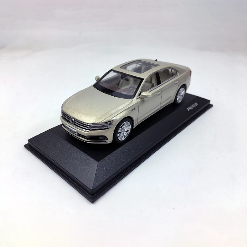 Diecast Original 1:43 Scale VW PHIDEON Simulation Alloy Car Model Static Display Collectible Toy Gift Souvenir Decoration
Diecast Original 1:43 Scale VW PHIDEON Simulation Alloy Car Model Static Display Collectible Toy Gift Souvenir Decoration