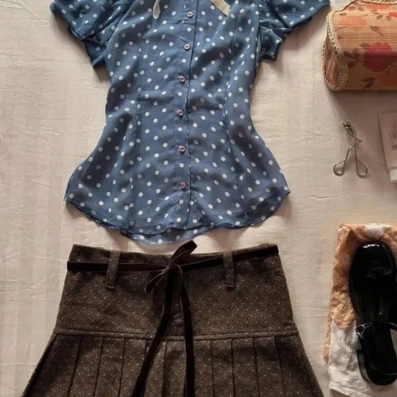 Kimotimo Japanese Vintage Polka Dot Puff Sleeve Shirt Women Summer Sweet Lapel Single Breasted Crop Top Elegant Y2k Chic Blouse
Kimotimo Japanese Vintage Polka Dot Puff Sleeve Shirt Women Summer Sweet Lapel Single Breasted Crop Top Elegant Y2k Chic Blouse