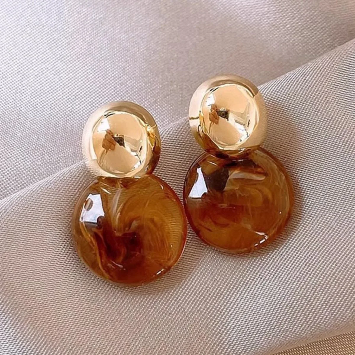 Amber Round Drop Earrings Women Fashion Trendy Elegant Jewelry for Daily Wear Party Gift
Amber Round Drop Earrings Women Fashion Trendy Elegant Jewelry for Daily Wear Party Gift