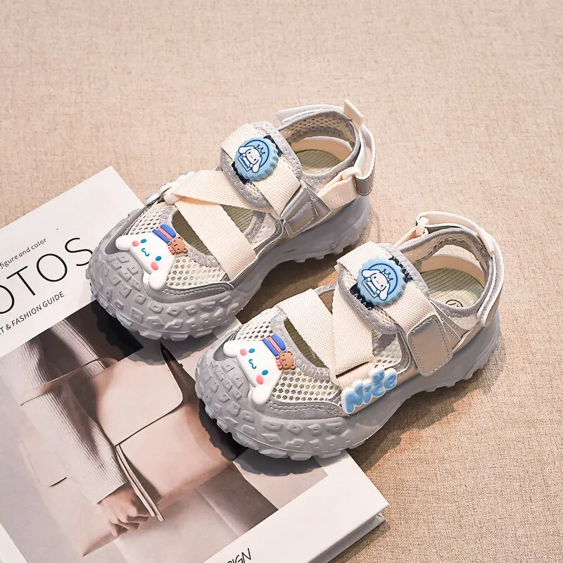 Anime Cinnamoroll My Melody Kids Sandals Girls Sanrio 2026 New Summer Closed Toe Beach Shoes Soft Sole Non-Slip Casual Sneakers
Anime Cinnamoroll My Melody Kids Sandals Girls Sanrio 2026 New Summer Closed Toe Beach Shoes Soft Sole Non-Slip Casual Sneakers