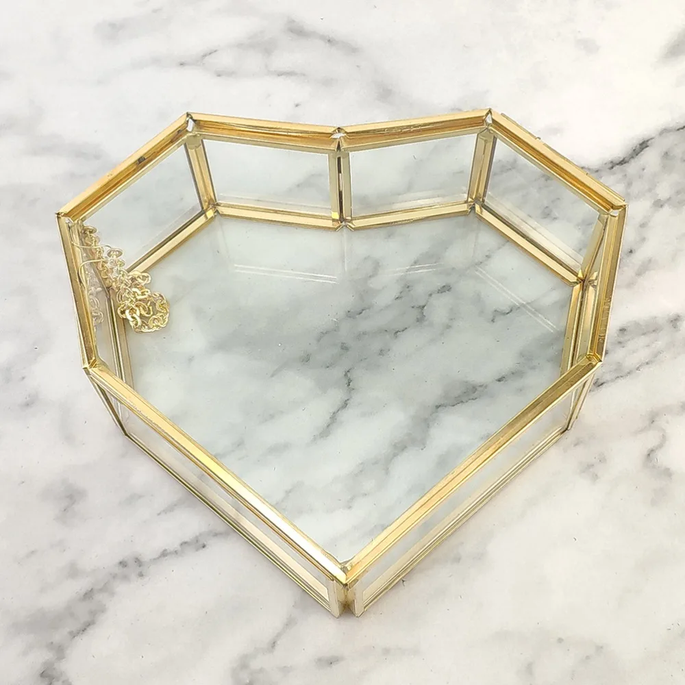 Decorative Glass Jewelry Box Heart Shaped With Lid Ring Box Geometric Clear Desktop Organizer Display
Decorative Glass Jewelry Box Heart Shaped With Lid Ring Box Geometric Clear Desktop Organizer Display
