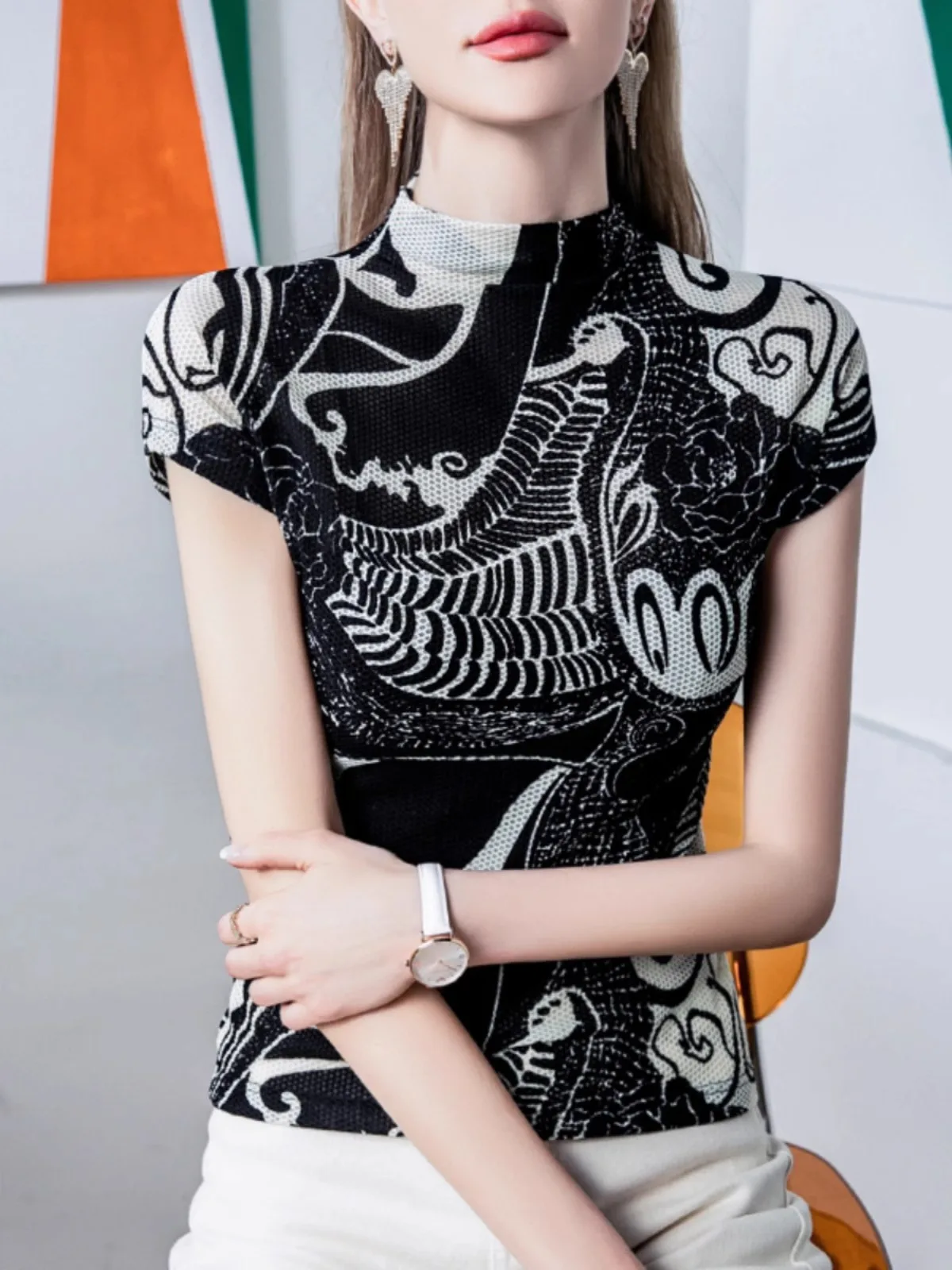 Summer New Stand Up Neck Retro Printed T-shirt Women's Short Sleeve Slim Fit Spring/Summer Fashion Elastic Large Top
Summer New Stand Up Neck Retro Printed T-shirt Women's Short Sleeve Slim Fit Spring/Summer Fashion Elastic Large Top