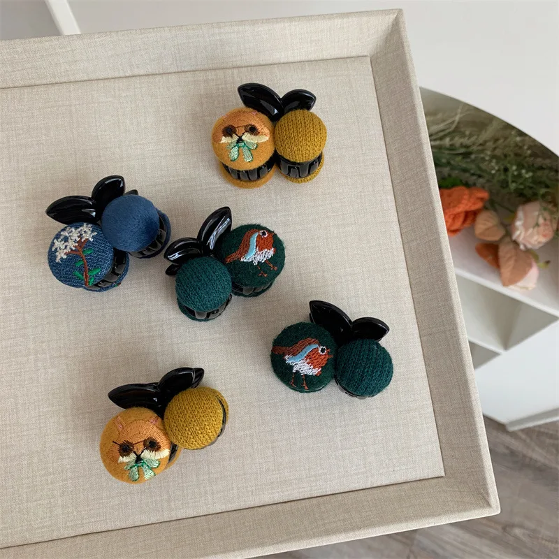 Creative Design Embroidery Cherry Hair Clips Cartoon Bird Flower Hair Claw Small Hairpins Side Fringe Hair Accessories for Girls
Creative Design Embroidery Cherry Hair Clips Cartoon Bird Flower Hair Claw Small Hairpins Side Fringe Hair Accessories for Girls