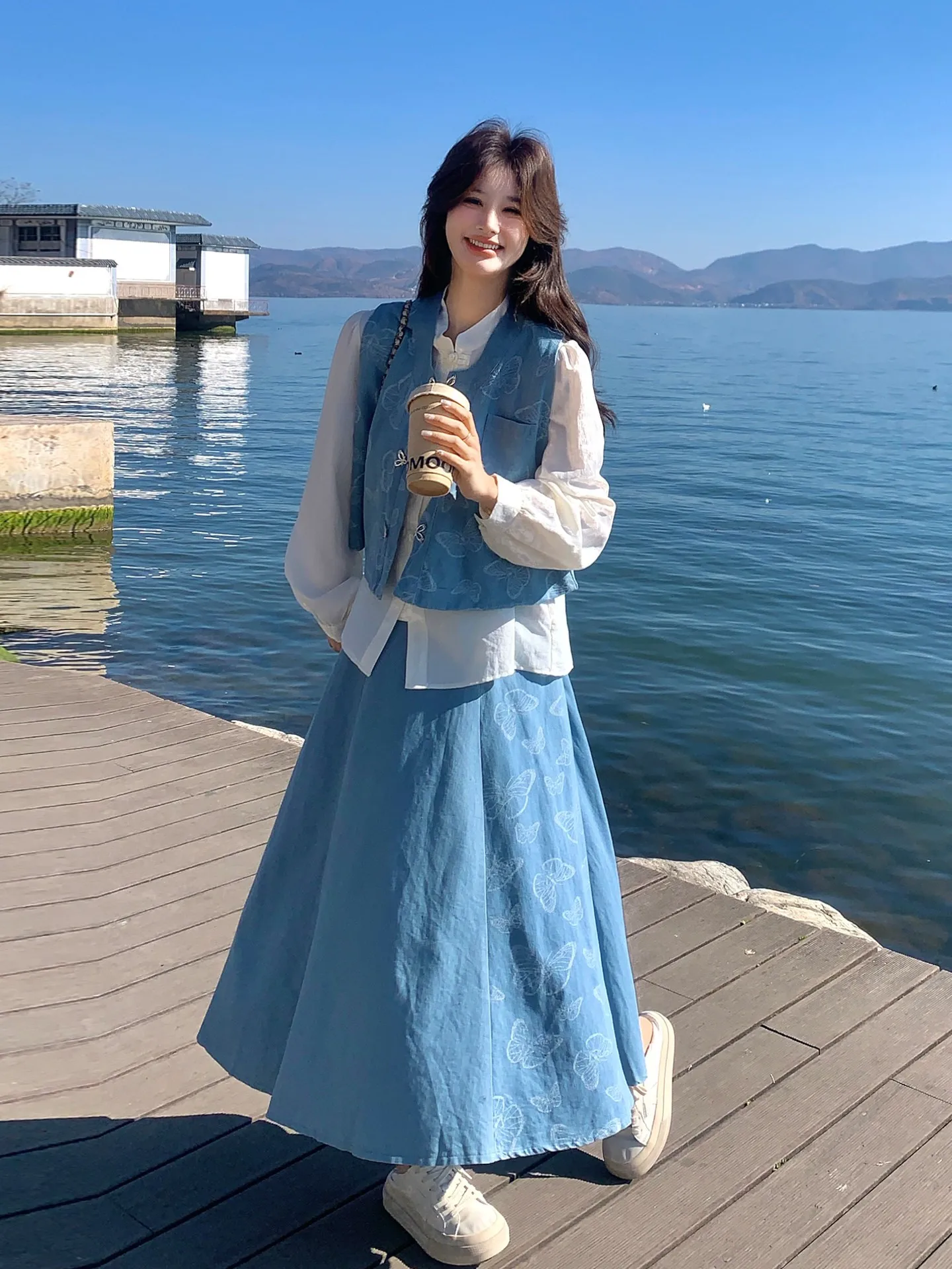 New Chinese Sle Blue Print Vest Skirt Set Women's Spring 2026 White irt Tee Piece Set High Waist Loose Fit Ca...
New Chinese Sle Blue Print Vest Skirt Set Women's Spring 2026 White irt Tee Piece Set High Waist Loose Fit Ca...