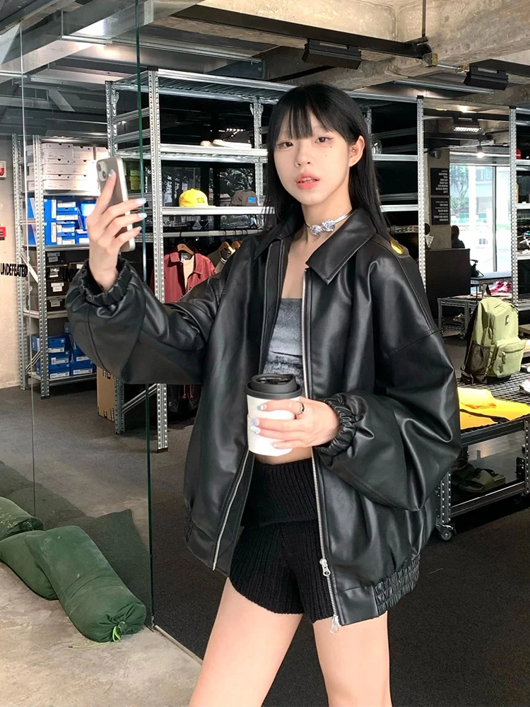 Women Edgy Black Bomber Jacket Spring Retro Biker Coat Cool Girl Moto Jacket with Zip Detail Faux PU Coat Streetwear Outerwear
Women Edgy Black Bomber Jacket Spring Retro Biker Coat Cool Girl Moto Jacket with Zip Detail Faux PU Coat Streetwear Outerwear