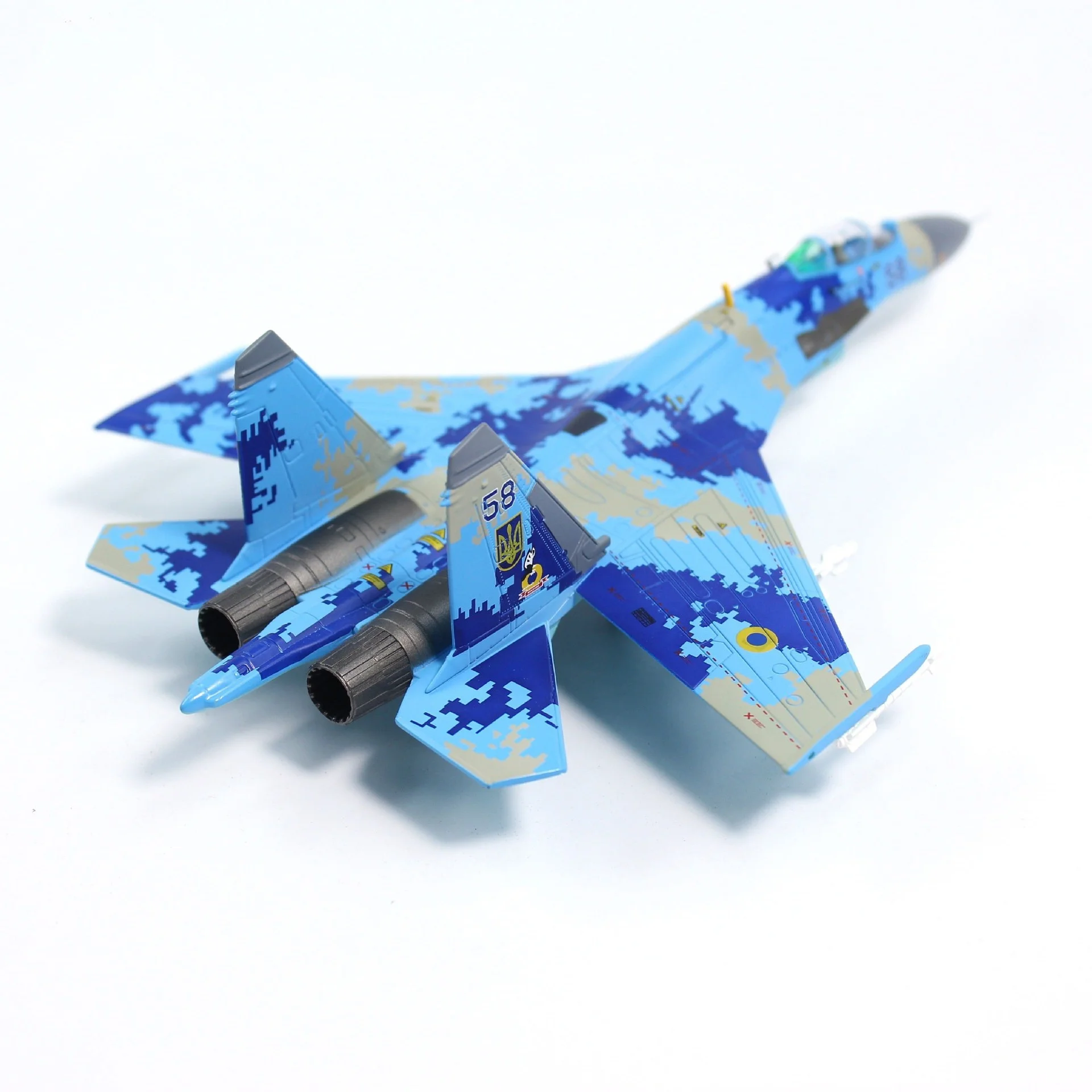 Su-27 Flight Machine Model Airplanes Military Multi-Role Heavy Fighter Alloy Aircraft Assemble Model Toys For Boys Creative Gift
Su-27 Flight Machine Model Airplanes Military Multi-Role Heavy Fighter Alloy Aircraft Assemble Model Toys For Boys Creative Gift