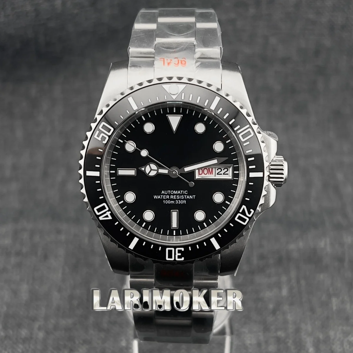 Модные мужские автоматические механические часы NH36, 40 мм, с сапфировым стеклом, керамическим безелем, черным циферблатом, двойным отображением даты, водонепроницаемые.
Модные мужские автоматические механические часы NH36, 40 мм, с сапфировым стеклом, керамическим безелем, черным циферблатом, двойным отображением даты, водонепроницаемые.