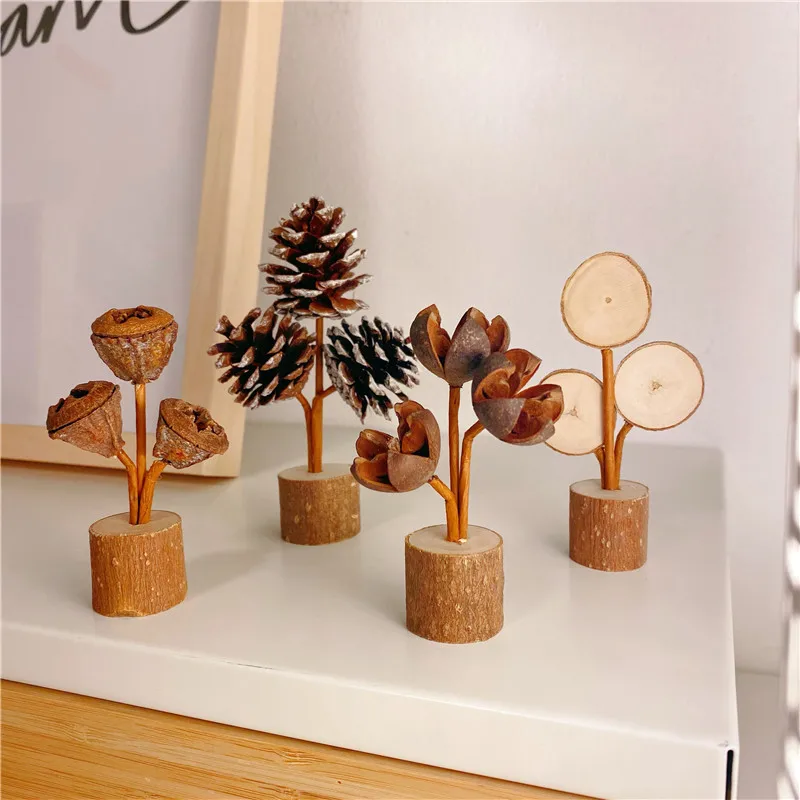 DIY handmade pine cone tabletop decoration with wabi-Sabi style ambience decorated with three-head log chip ring create pure
DIY handmade pine cone tabletop decoration with wabi-Sabi style ambience decorated with three-head log chip ring create pure