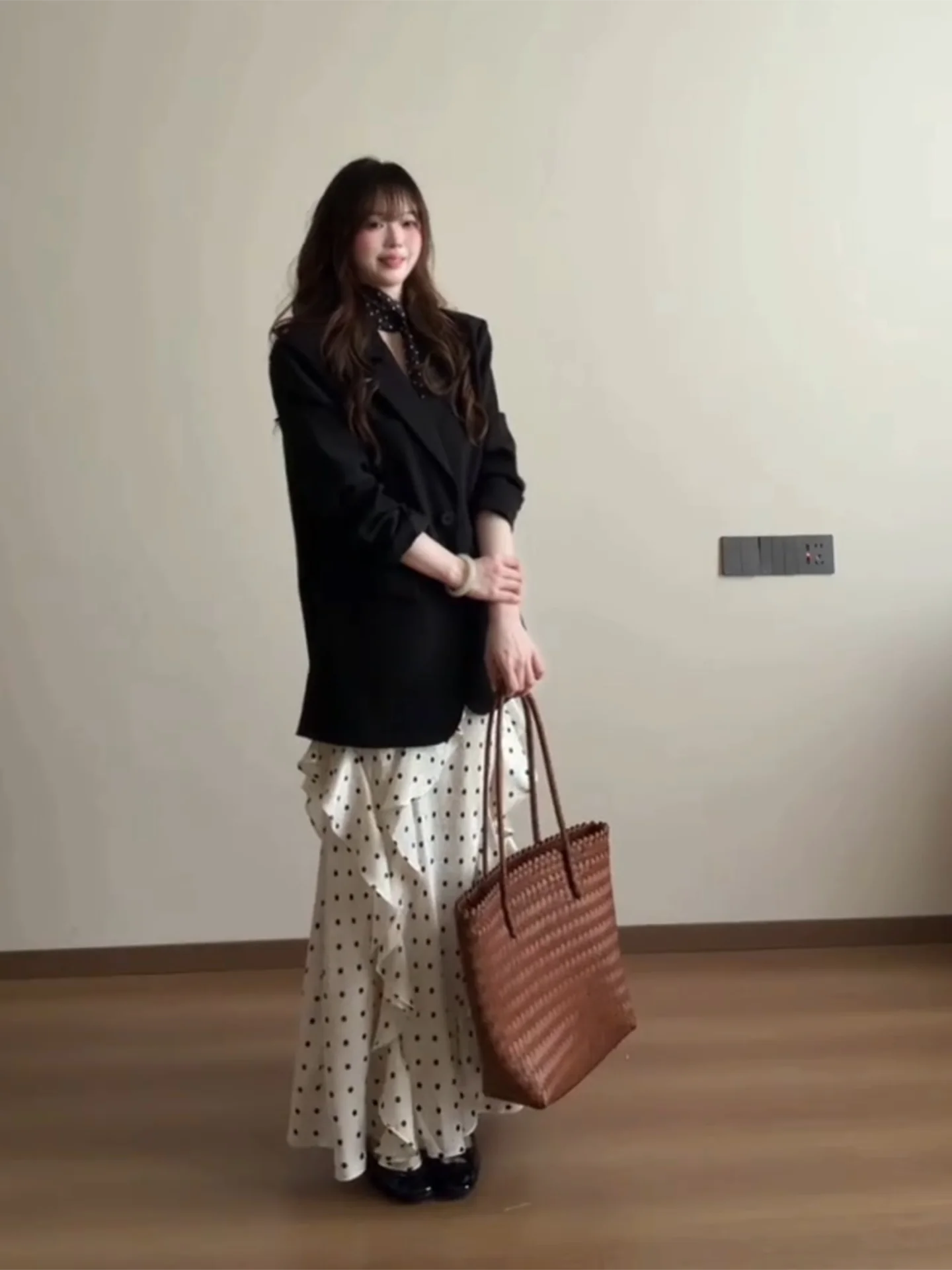 Korean Style Commuter Plaid Suit Set Women's Fashion Spring Dress Two-Piece Set Long Sleeve V-Neck High Waist Floral
Korean Style Commuter Plaid Suit Set Women's Fashion Spring Dress Two-Piece Set Long Sleeve V-Neck High Waist Floral