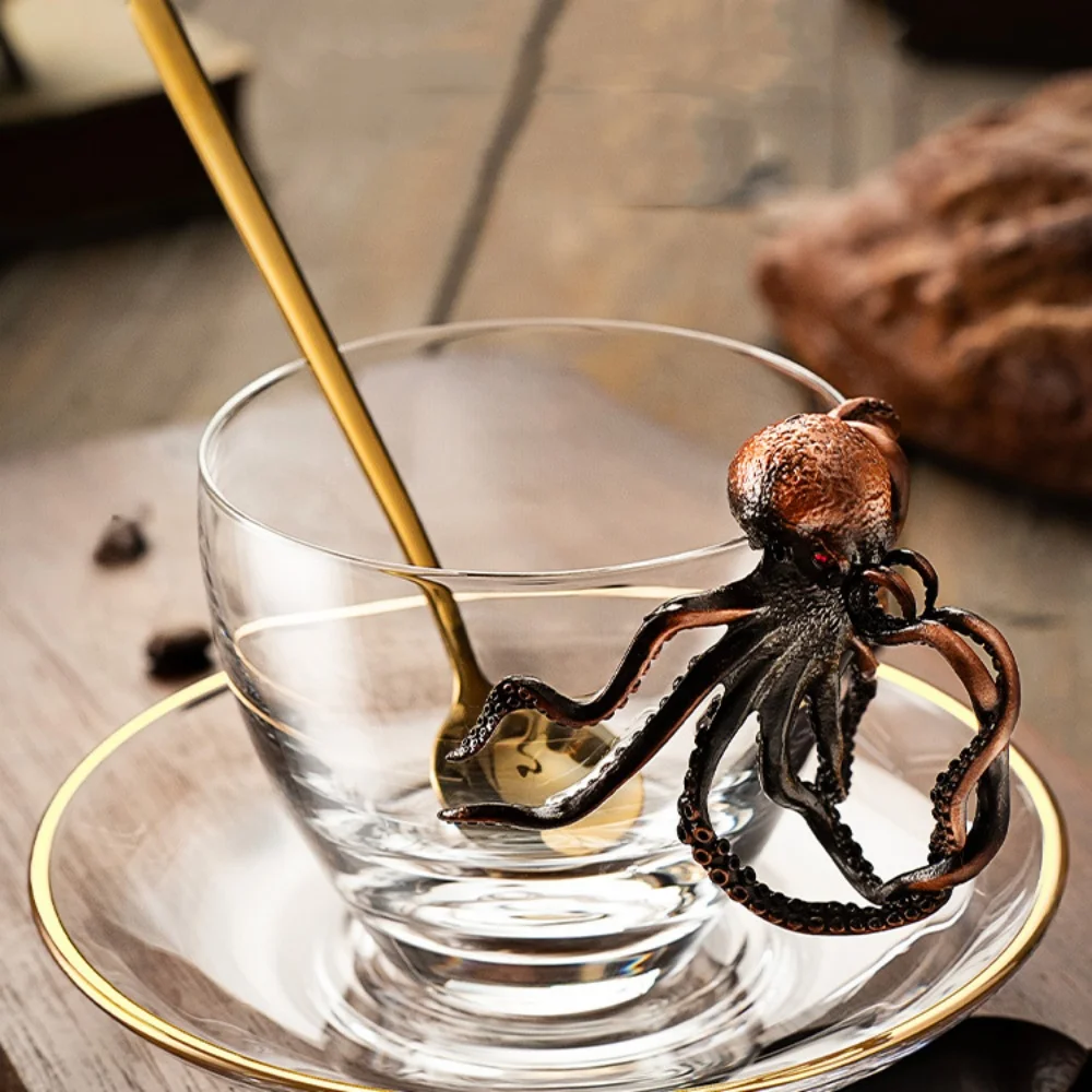 Креативная кофейная кружка с ручкой осьминога, блюдцем и ложкой, стеклянная чашка, набор чашек и блюдцов
Креативная кофейная кружка с ручкой осьминога, блюдцем и ложкой, стеклянная чашка, набор чашек и блюдцов