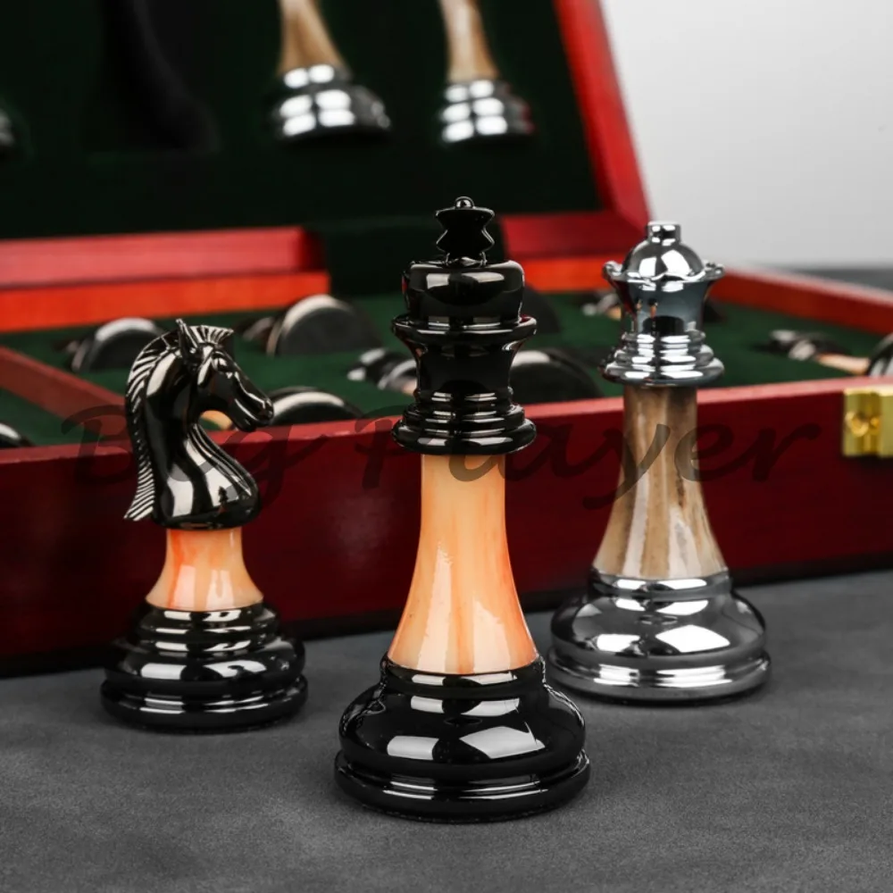 Chess high-end gift box set Solid wood folding chessboard Chess retro European accessories
Chess high-end gift box set Solid wood folding chessboard Chess retro European accessories