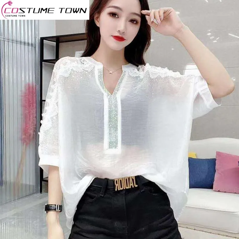 2023 Summer New Korean Version Micro Reveal Shoulder Bat Sleeve V-Neck Hot Diamond Loose Slim Short Sleeve T-shirt for Women
2023 Summer New Korean Version Micro Reveal Shoulder Bat Sleeve V-Neck Hot Diamond Loose Slim Short Sleeve T-shirt for Women