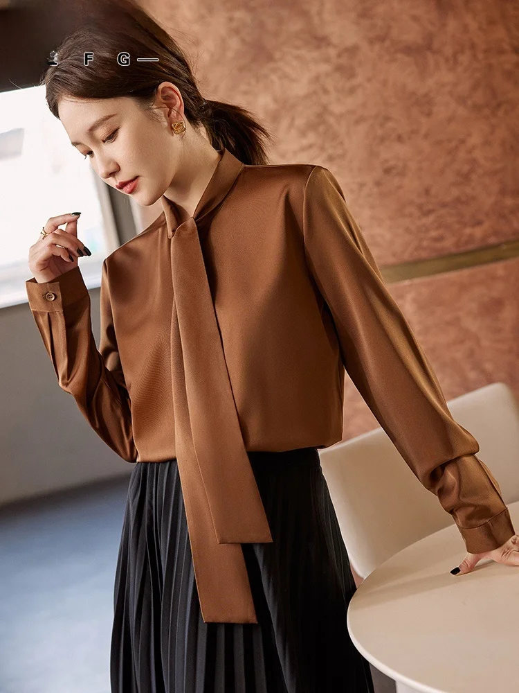 Elegant Coffee Color Chiffon Shirt Women's Autumn Winter New Style High-End Sensation Business Workwear Slim Fit Long Sleeve ...
Elegant Coffee Color Chiffon Shirt Women's Autumn Winter New Style High-End Sensation Business Workwear Slim Fit Long Sleeve ...