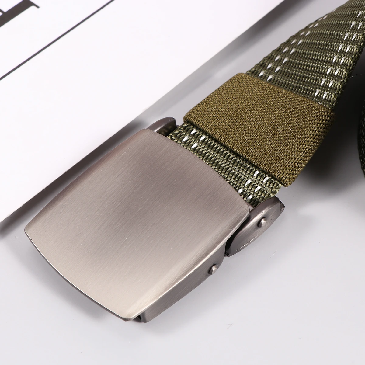 Ratchet Buckle Canvas Waist Belt for Men Adjustable Tactical Outdoor Training Green Webbing Belts Durable Nylon
Ratchet Buckle Canvas Waist Belt for Men Adjustable Tactical Outdoor Training Green Webbing Belts Durable Nylon