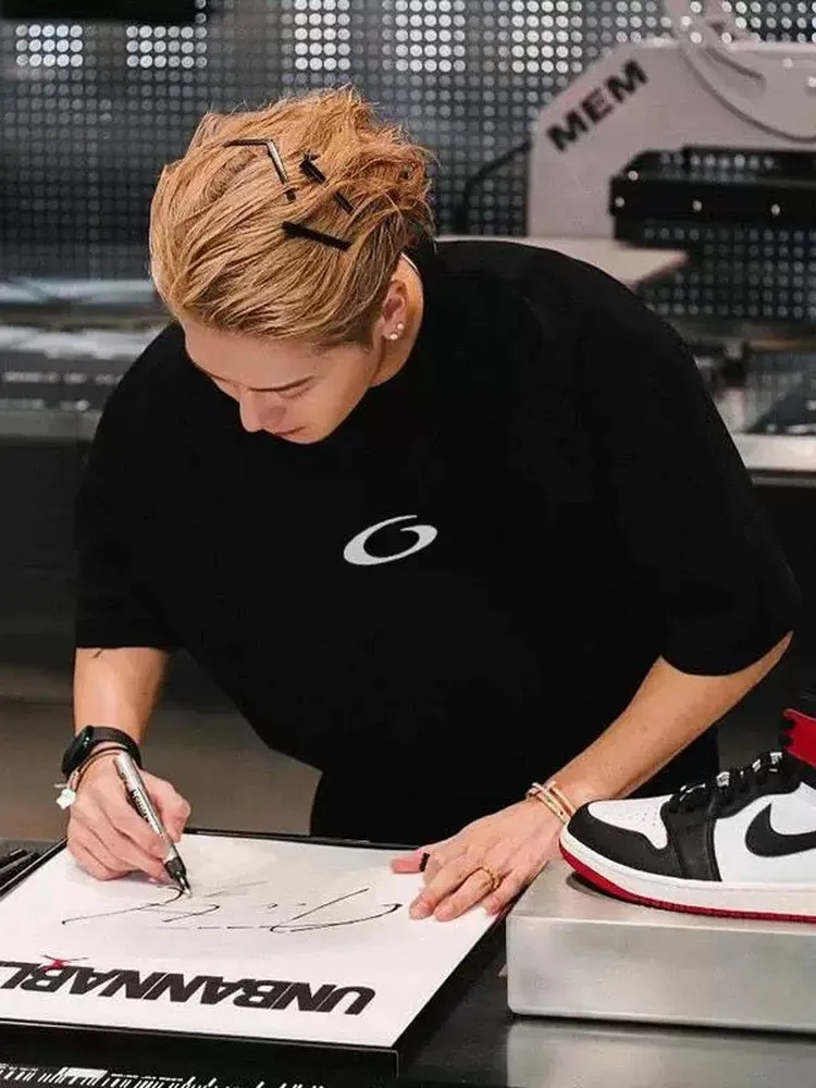 Loose Fit American Sle Cotton ort Sve T-irt Men's Summer Casual round Ne Printed Youth Trendy Brand Tear
Loose Fit American Sle Cotton ort Sve T-irt Men's Summer Casual round Ne Printed Youth Trendy Brand Tear