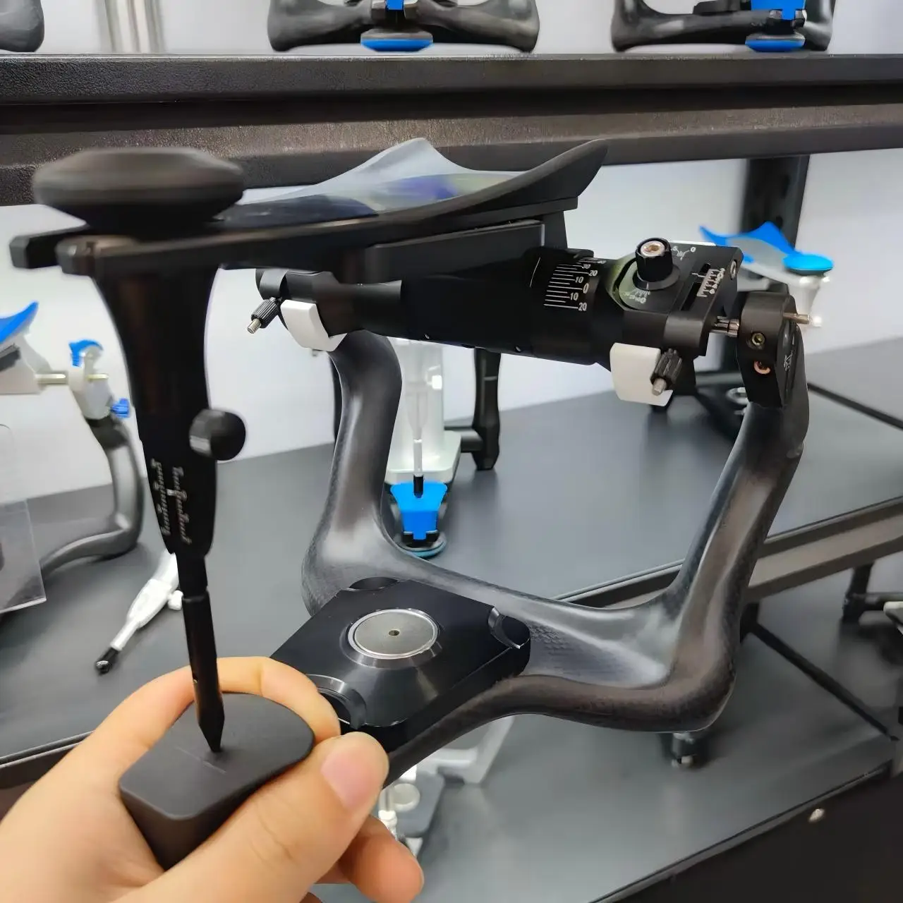 Dental Lab Fully Adjustable Carbon Blue black CR Articulator with Quickssplit Magnetic Plates Laboratories Equipment
Dental Lab Fully Adjustable Carbon Blue black CR Articulator with Quickssplit Magnetic Plates Laboratories Equipment