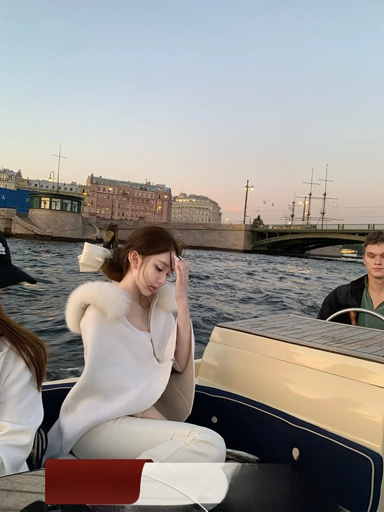 Двусторонний шерстяной туфли с воротником из кроличьего меха, женская осенне-зимняя шуба маленького размера DoggyQin, корейская версия для поездок на работу
Двусторонний шерстяной туфли с воротником из кроличьего меха, женская осенне-зимняя шуба маленького размера DoggyQin, корейская версия для поездок на работу