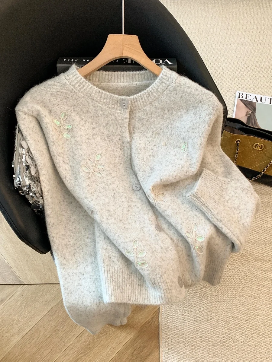 Soft Cozy Women's Knitted Sweater Jaet Autumn Winter Korean Sle Unique Beautiful Embroidery Comfortable Long Sve round...
Soft Cozy Women's Knitted Sweater Jaet Autumn Winter Korean Sle Unique Beautiful Embroidery Comfortable Long Sve round...